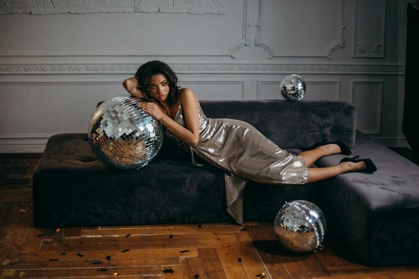 Top Trending Non-Invasive Face Lifting Methods Favored by Women in the UK